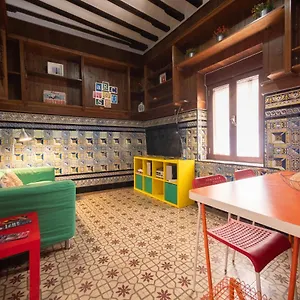 Arc House Only Adults Albergue